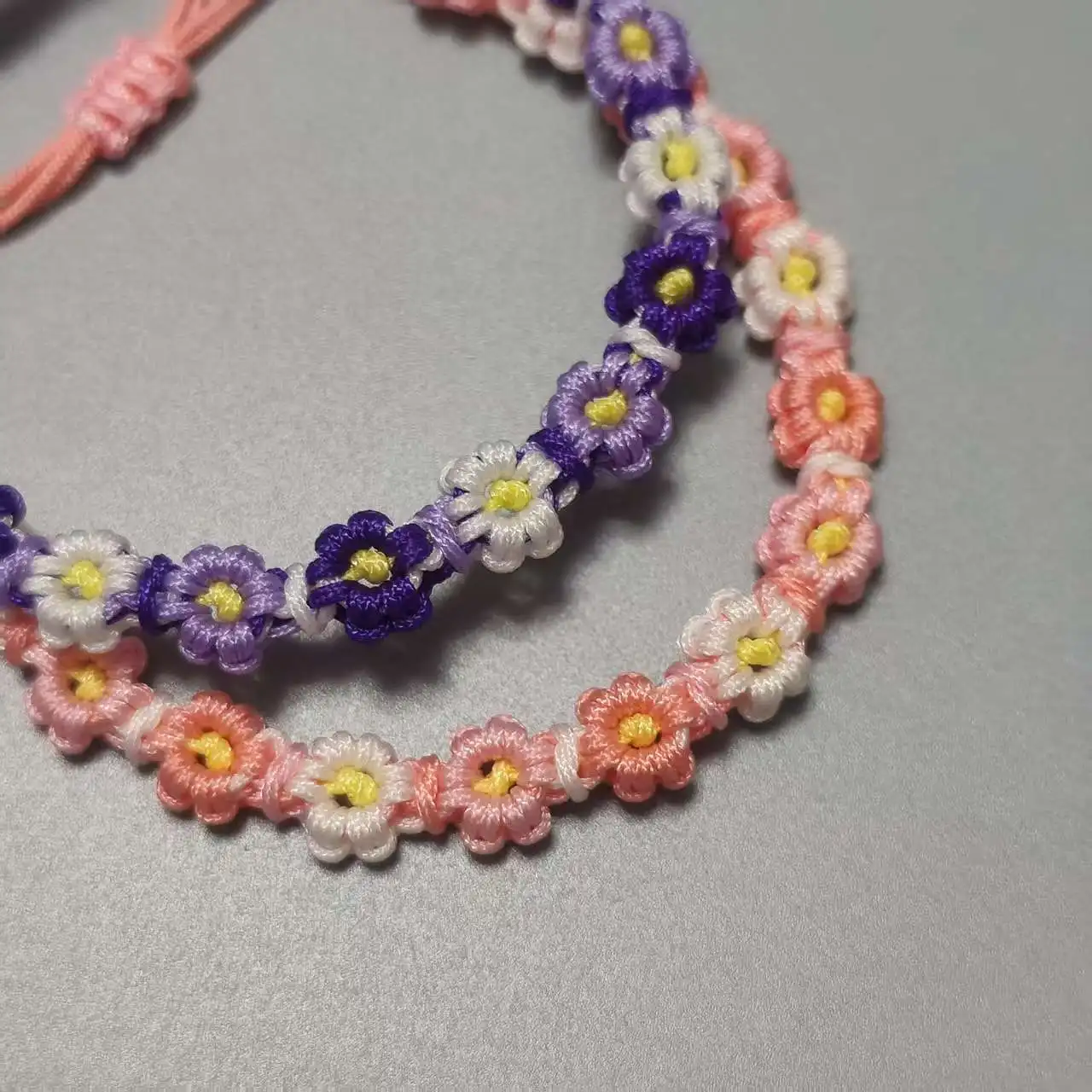

Small Chrysanthemum Bracelet Handmade Woven Creative Jewelry Gift for Lovers Birthday Luxury Lightweight Bracelet