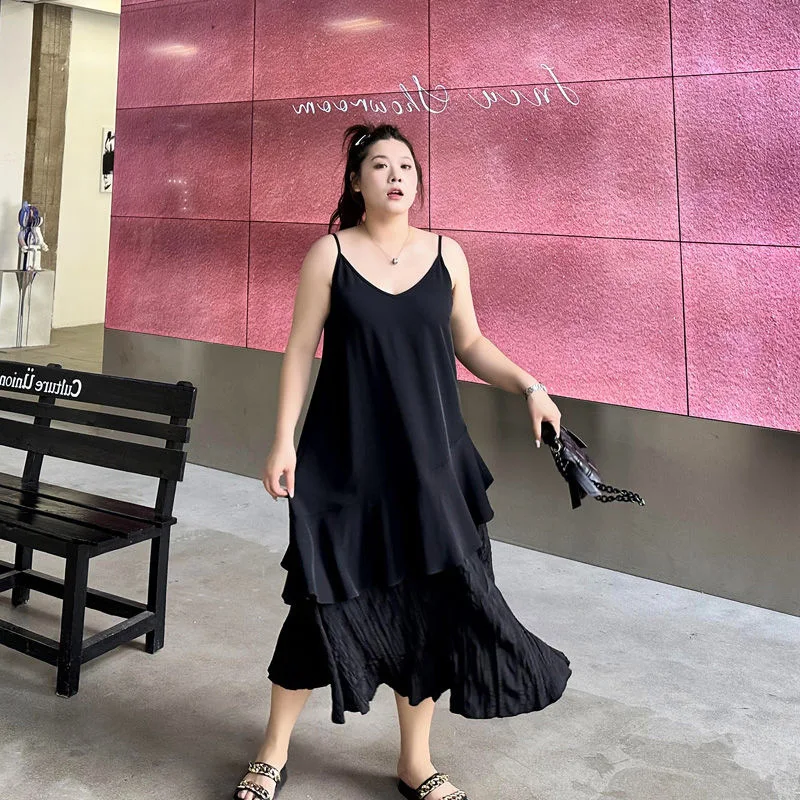 

Plus-size women's summer new pure color loose belly-covering versatile pleated spliced sleeveless halter V-neck dress