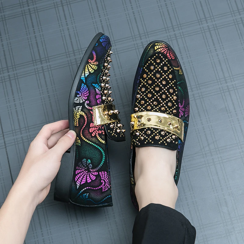 New Men Loafers Shoes Nightclub Hairstylist Personalized Rivet Crystal Diamond Pointed Shoes Handmade Business Dress Shoes