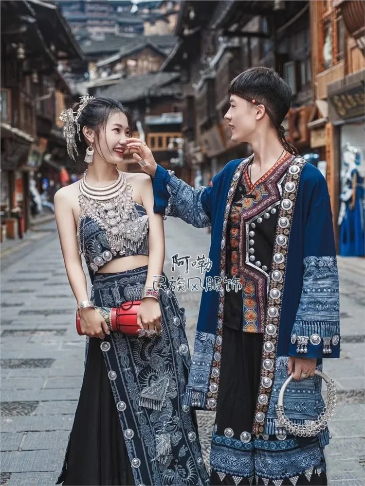 

New travel and photography outfits for ethnic exotic batik couples