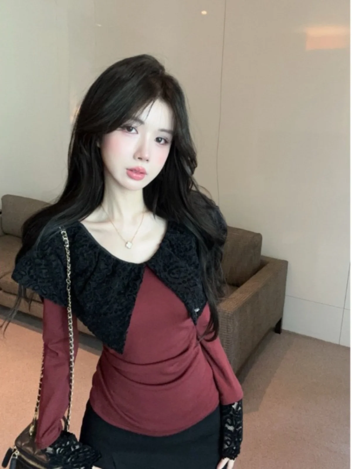 Süßes und würziges Spitzen-Puppenkragen-Irt-Damen-Herbst-Winter-Long-S Sve-Baumwoll-Basischicht-Top mit Glocken-Sves