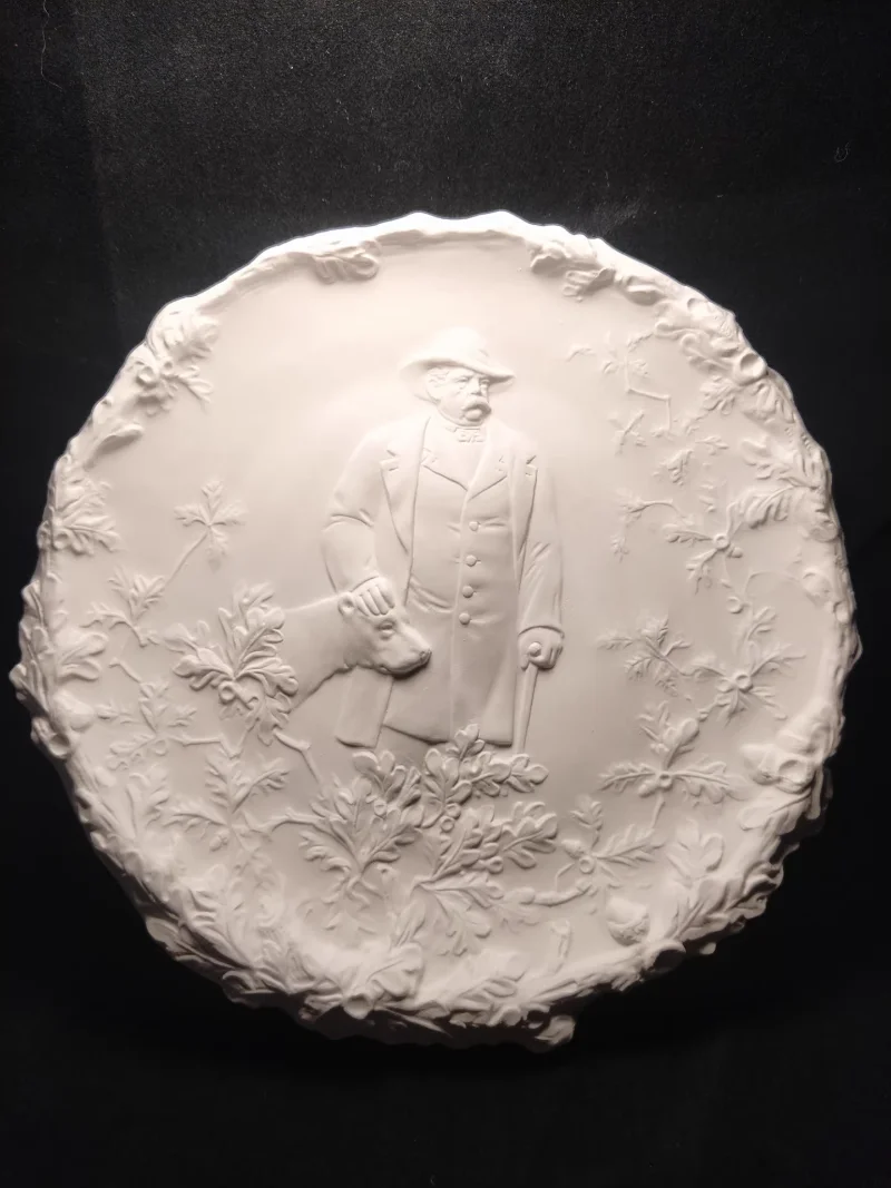 Home Decoration Ornaments, Iron-Blooded Prime Minister Bismarck Relief, Office Decorations, Desktop Decoration Ornaments