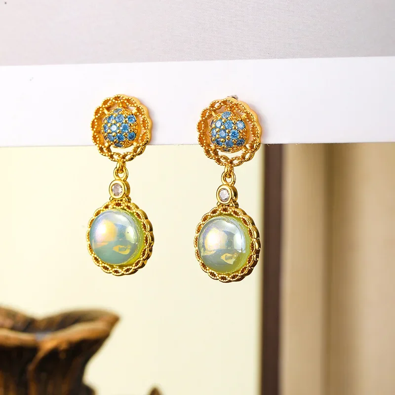 

New niche retro pearl earrings, high-end light luxury earrings for women