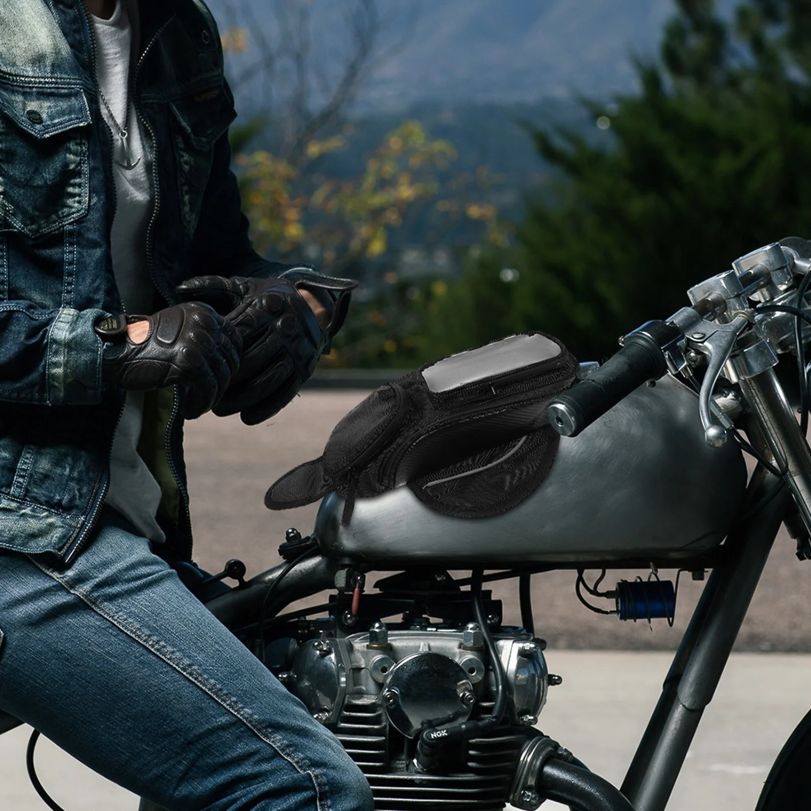 

Magnetic Motorcycle Tank Bag Large Capacity Riding Navigation Storage Waterproof Motorcycle Accessories Tank Bag