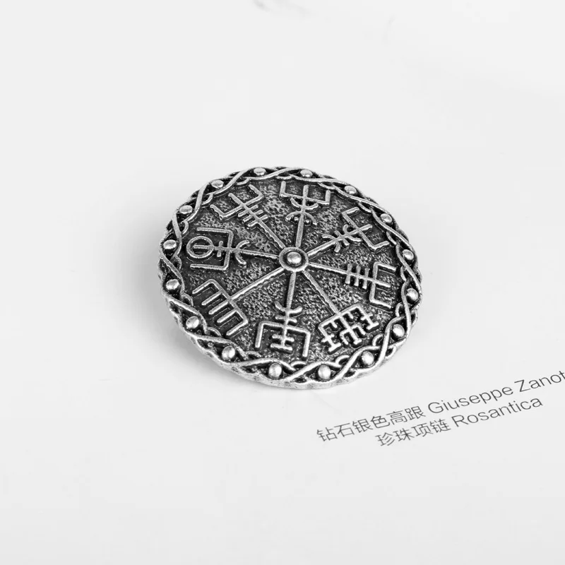 Viking Shield Brooches Pin Vintage Badge Nordic Medieval Cloak Pin Trinkets Scarves Brooch Round Breast Pins