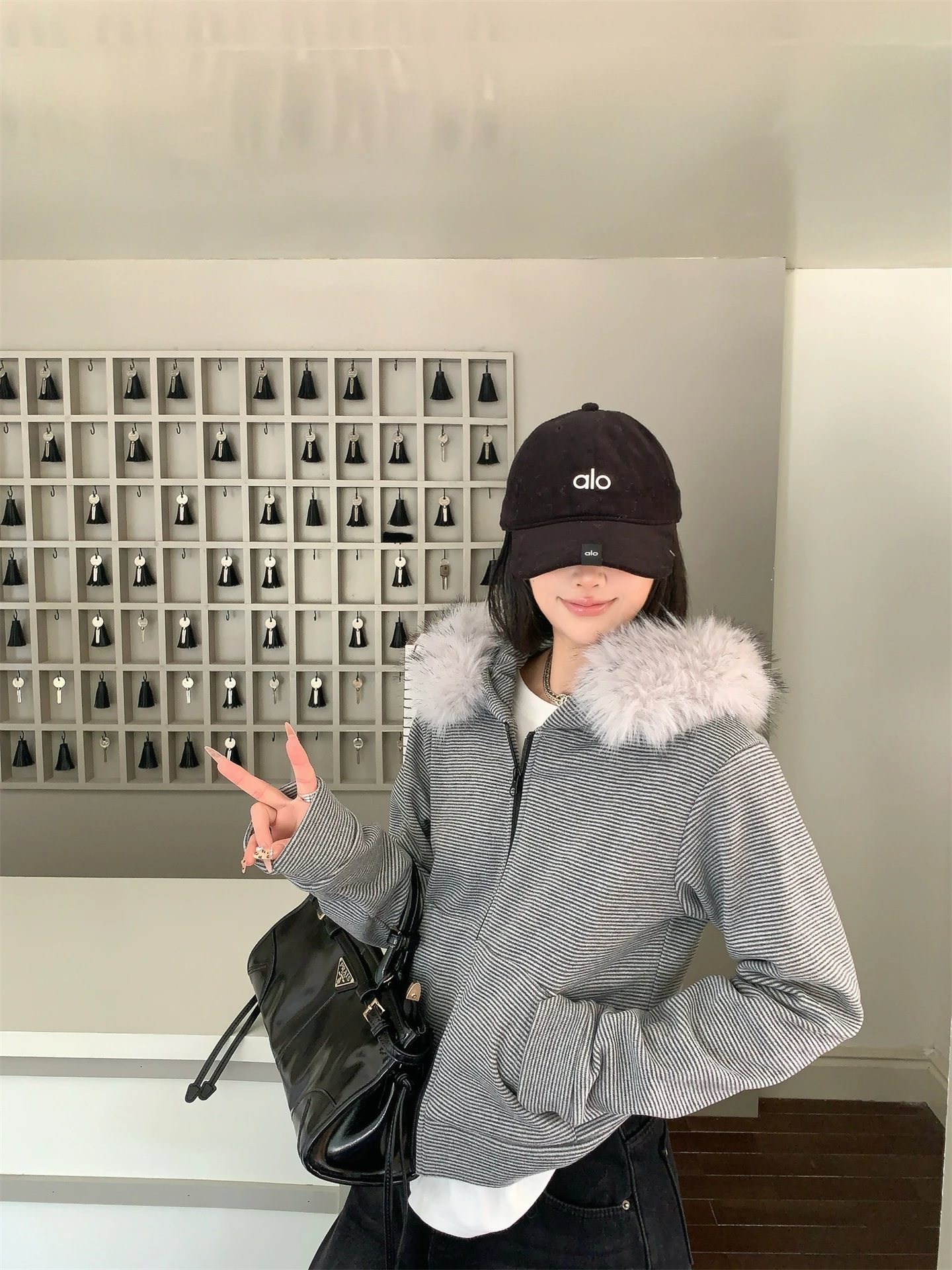 

Женская толстовка с капюшоном на флисовой подкладке, в полоску, повседневная, с длинными рукавами, верхняя одежда, зимняя модная уличная одежда