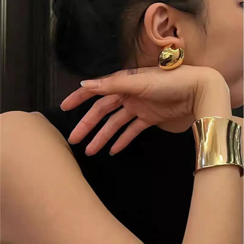 

New Arc Wide Version Metal Glossy Bracelet Luxury Minimalist Open Design Sweater Bracelet Women's Jewelry Daily Party Accessory