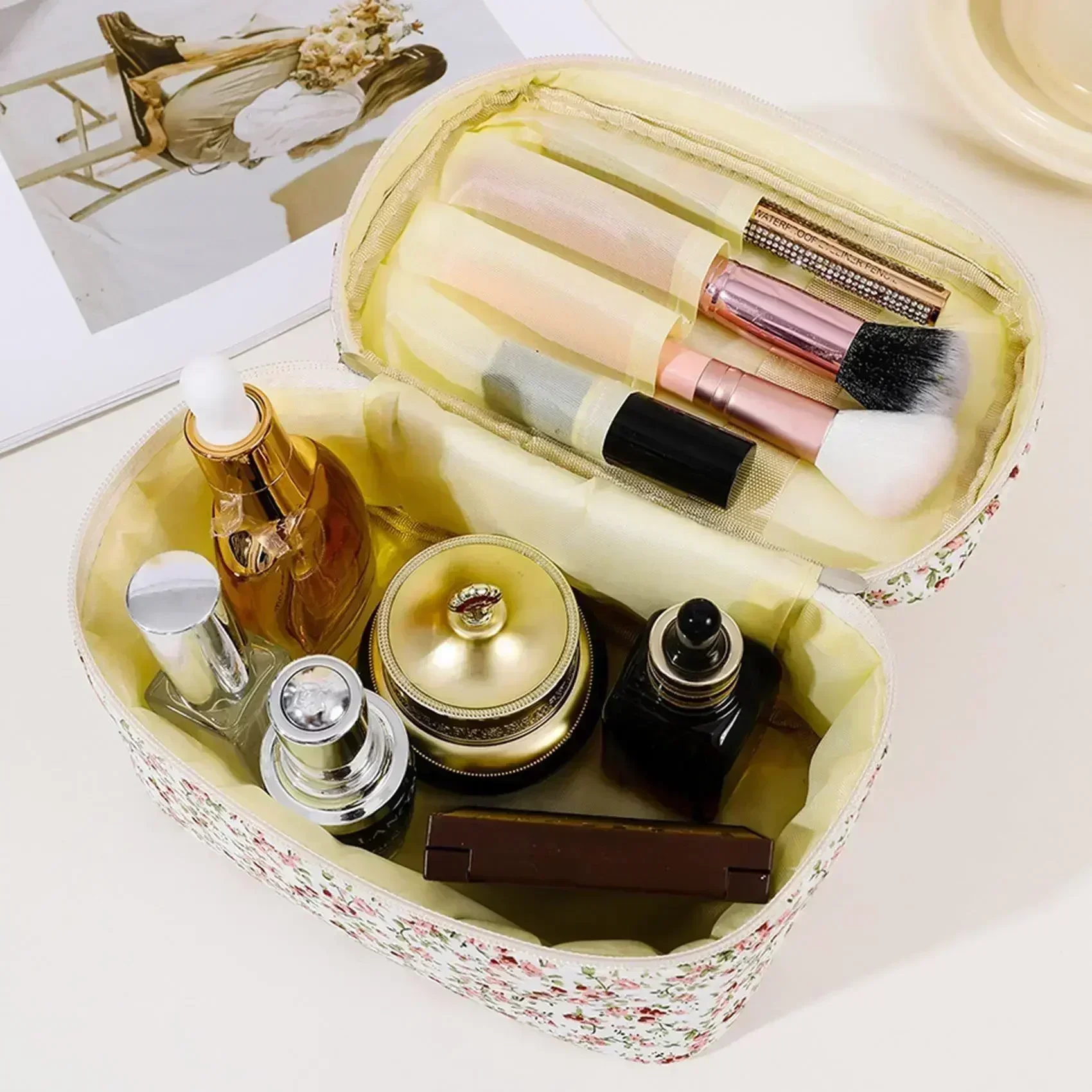 Nuove borse per il trucco dei fiori borsa per cosmetici quadrata semplice portatile