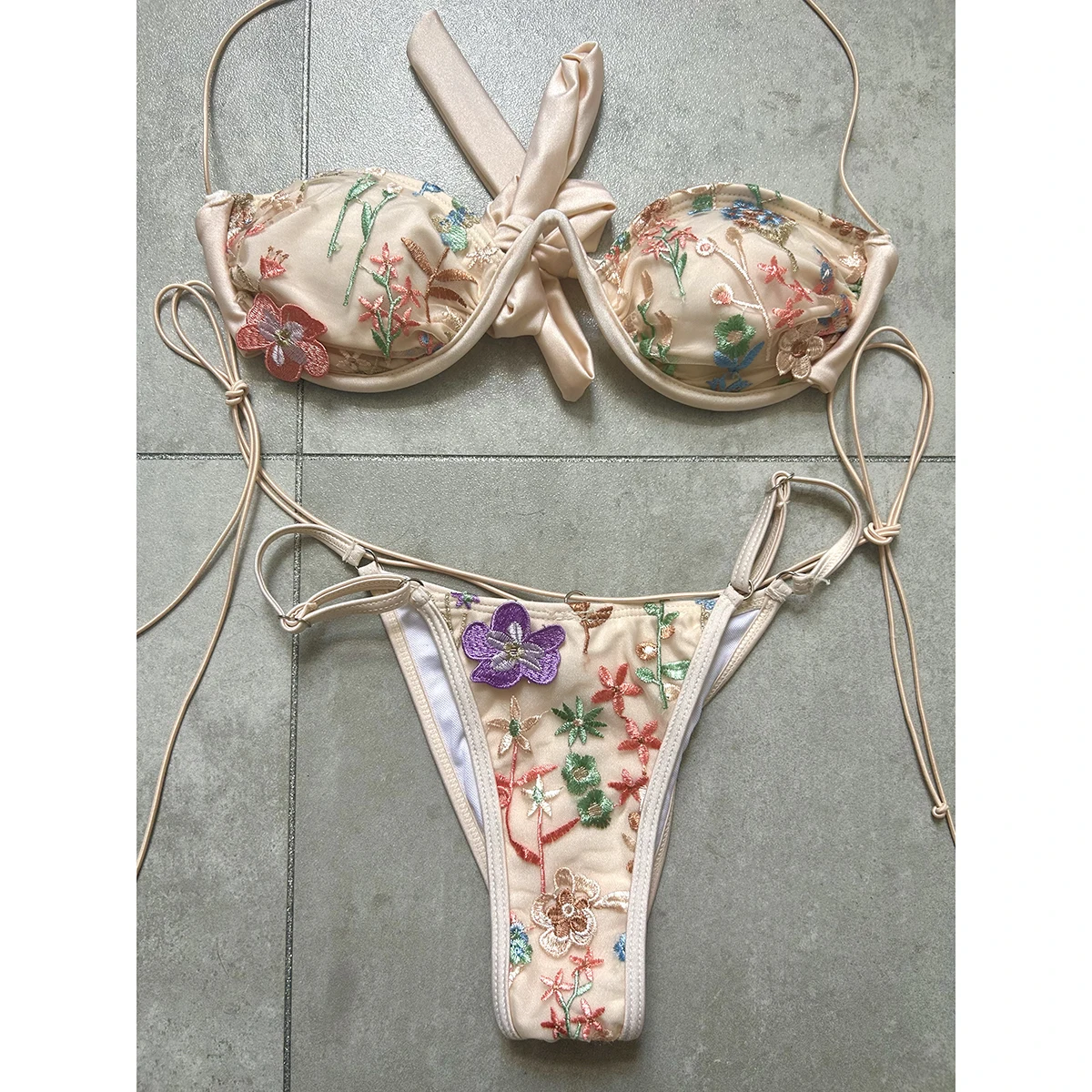 Bikini con realce para mujer, traje de baño Sexy para mujer, microbikini con Tanga Floral, ropa de playa brasileña 2024