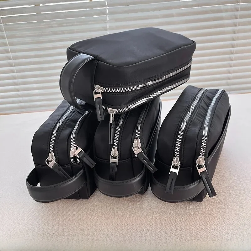 

High-End Leather Makeup Wash Bag Unisex Durable Wear-Resistant Fashionable Hand-Held Bag for Travel And Daily Use