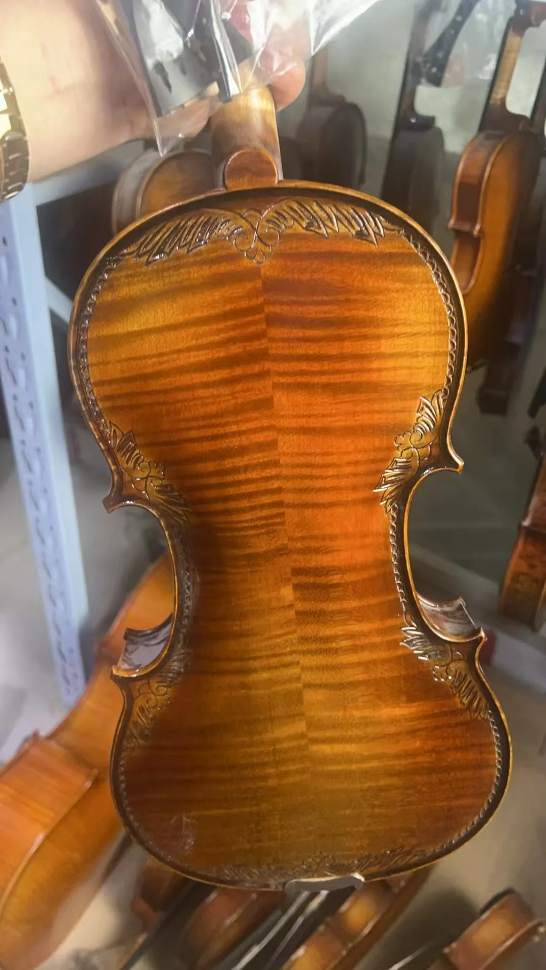 

4/4 beautiful classics carved flower handmade performance level violin+box and bow