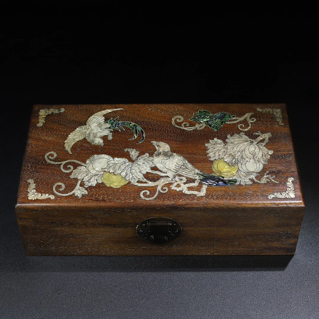 

Vintage Rosewood Inlaid With Mother-Of-Pearl Treasure Storage Box