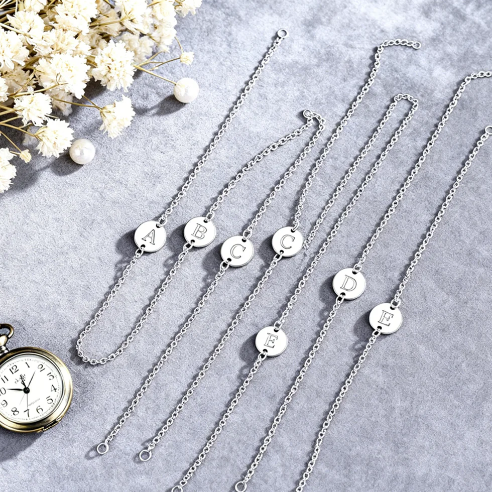 925 Sterling Silber Armband für Damen, Hübsche 26 Buchstaben-Karten-Kette, Modisches Klassisches Hochzeits-Party-Paar-Geschenk, Vielseitiger Schmuck