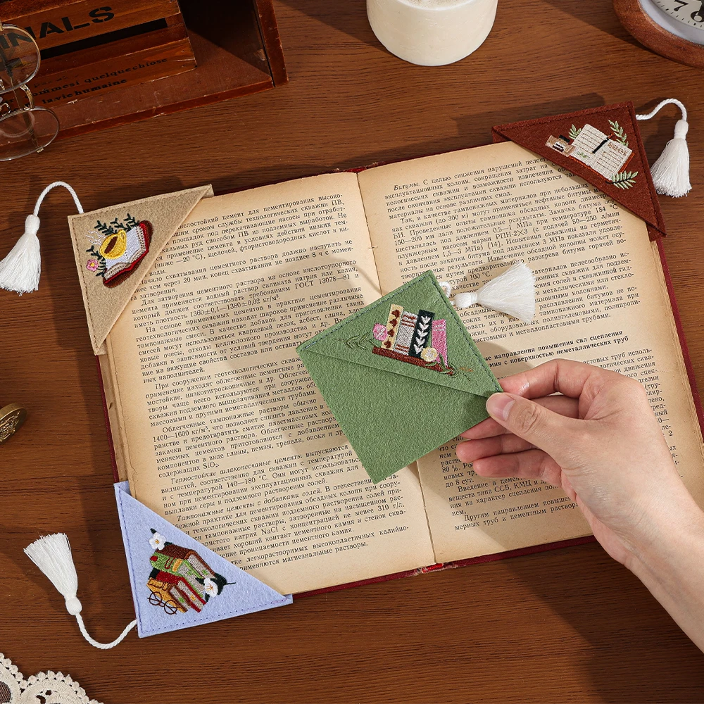 1 Set 4Pcs Felt Book Corner Protectors Cute Triangle Page Markers, Protects Pages & Corners, Ideal Gift for Readers Home Office