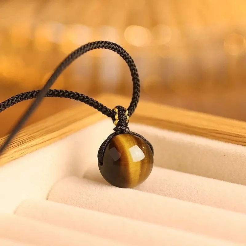 

Natural Tiger's Eye Stone Pendant, Simple and Versatile Jewelry for Both Men and Women