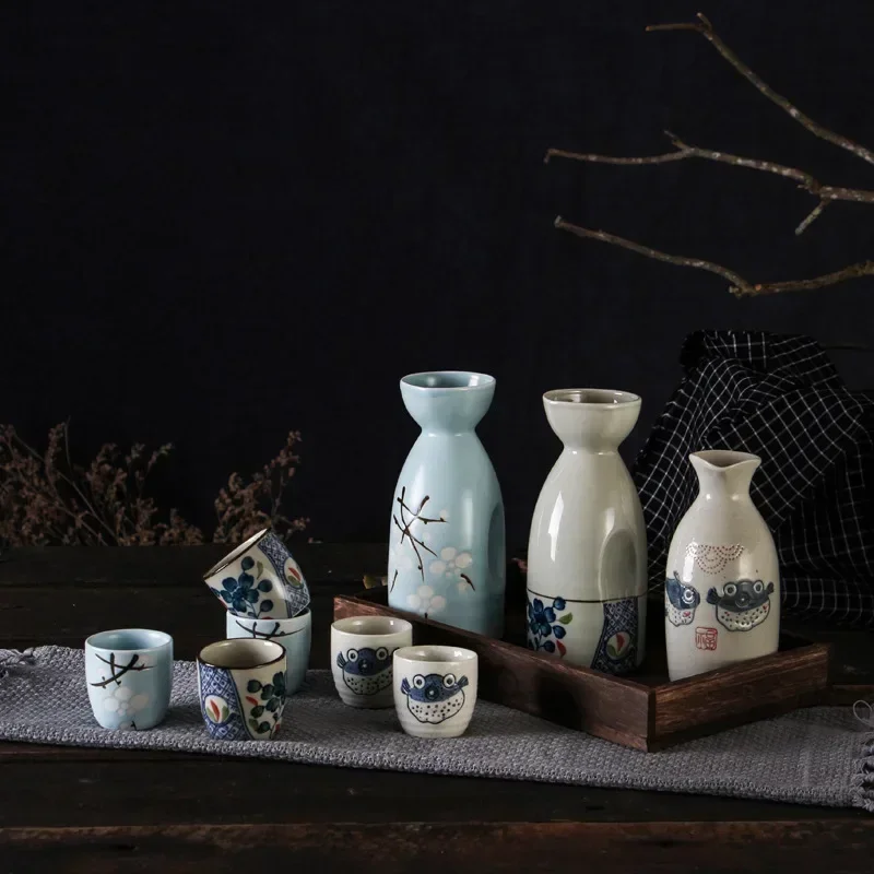 Hand-painted Sake Bottle Set Sake Set Traditional Home Wine Jug Wine Glass Dispenser Small Wine Cup Shochu Cup One Pot Four Cups