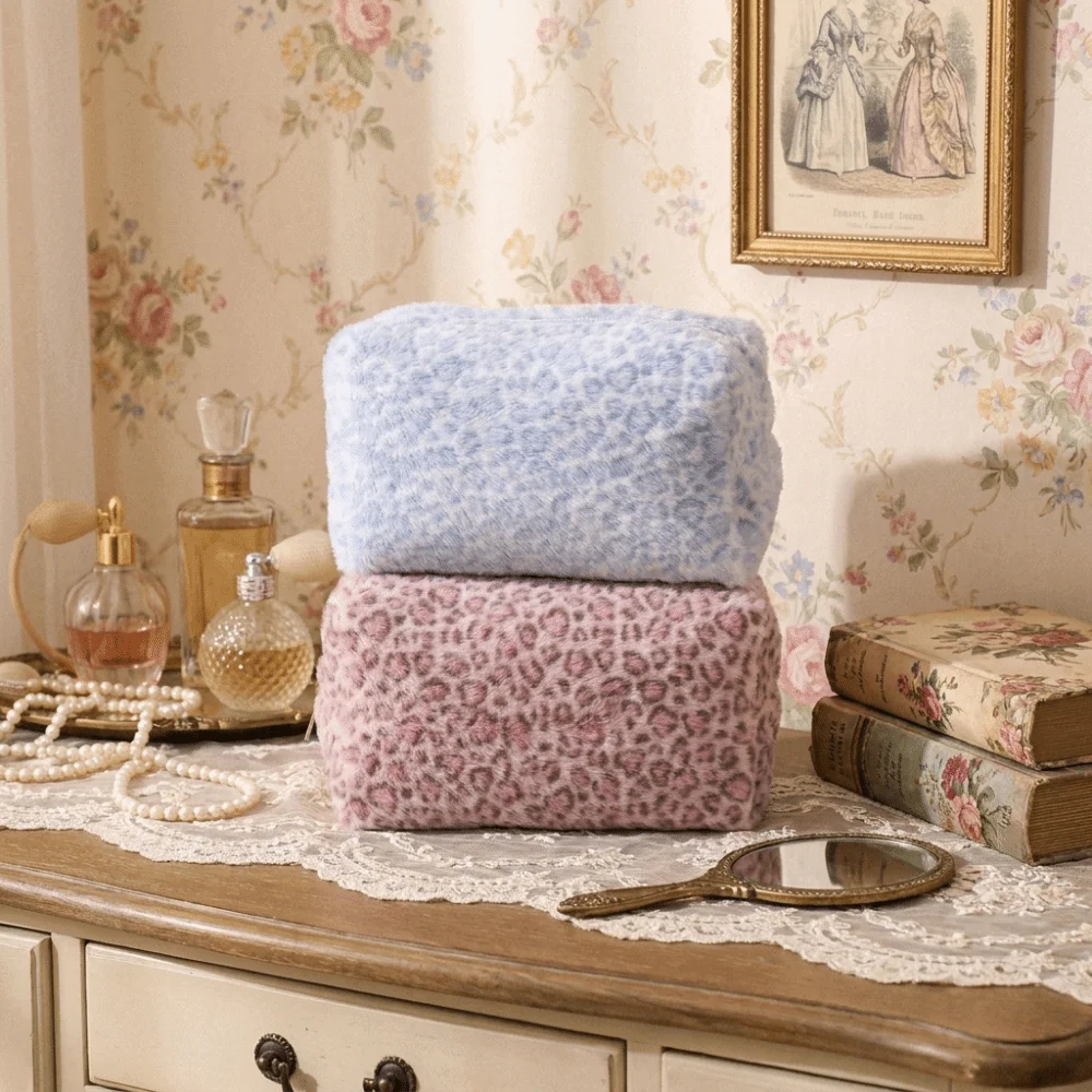 

Sweet Large Capacity Leopard Print Makeup Bag With Zipper Plush Travel Toiletry Pouch Soft Portable Toiletry Organizer Home