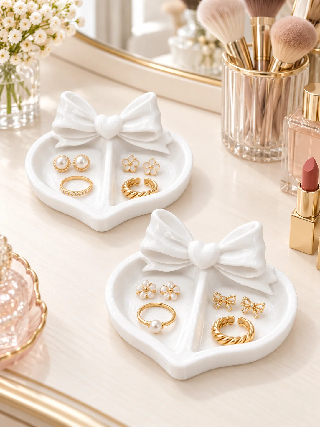Two-Piece Set 3D Printed White Petg Heart-Shaped Jewelry Tray with Three-Dimensional Bow Decoration and Dual Compartment Design, Silky Pearl White Satin Texture, Cute Girly Style, Sweet and Romantic, Dressing Table Ring and Earring Organizer, Can Store Hair Clips, Paper Clips, and Small Items, Clear Compartmentalization for Easy Access, Dual-Purpose for Decoration and Storage, Say Goodbye to Desktop Clutter, Suitable for Dressing Table, Bedside Table, and Bathroom, Lightweight, Drop-Resistant, Compact, Does Not Take up Space