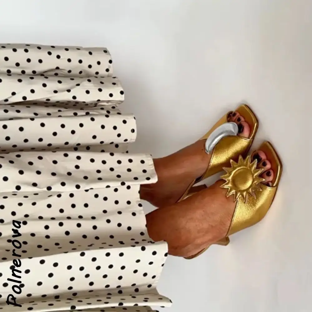 Sandalias Metálicas con Apliques de Sol y Luna, Color Block, Punta Cuadrada, Tacón Bajo, Estilo Deslizante, para Fiestas de Verano, Vacaciones, Elegantes, para Mujer