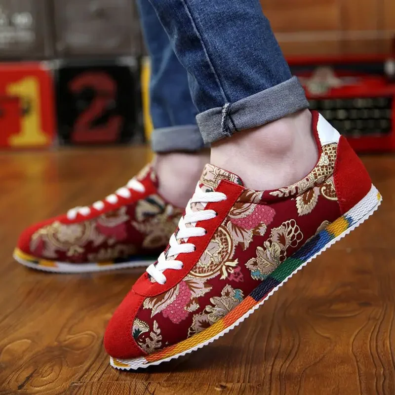 Fashion Graffiti Printed Men Suede Sneakers Red Running Shoes Men\'s Jogging Shoes Light Gym Trainers Men Flat Embroidery Shoes