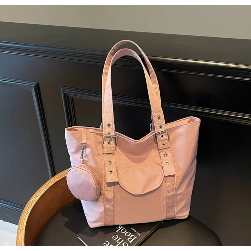 

Nylon Shoulder Bag Solid Color Body with Adjustable Straps Lightweight Casual Large-capacity Commuter Tote Bag