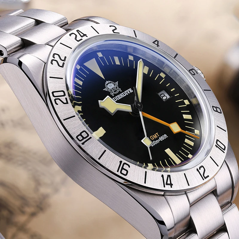 

ADDIESDIVE Luminous Mens Watches Diver Calendar Quartz Watches Bubble Mirror Glass Stainless Steel Waterproof Luxury Wristwatch