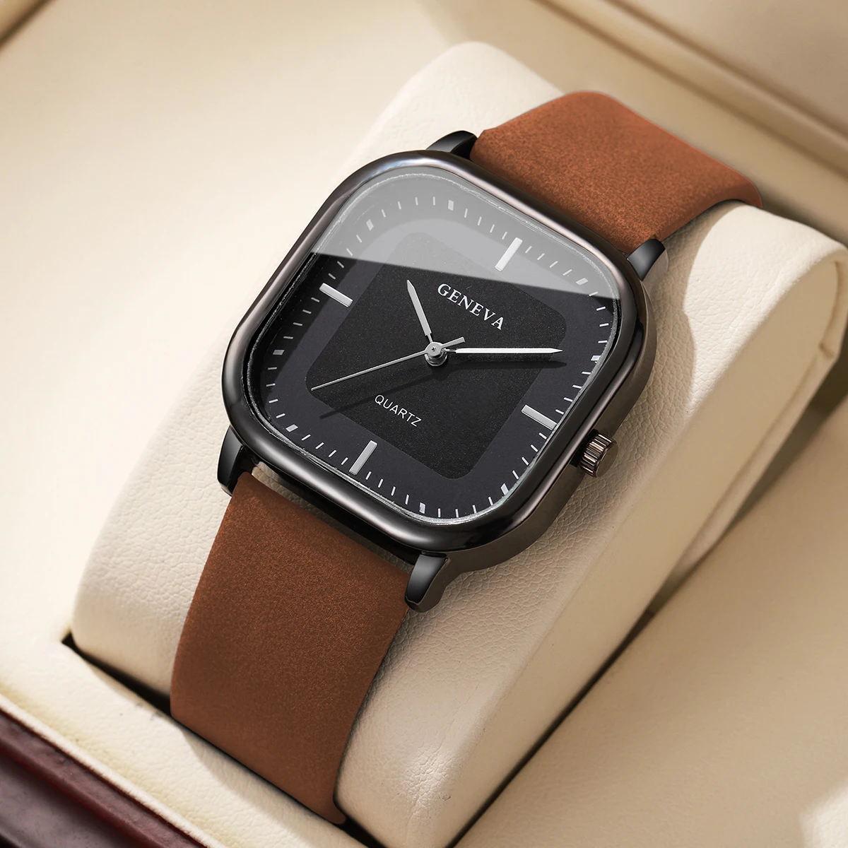 Solar Powered Watch - 제네바 남성용 미니멀리스트 사각형 블랙 다이얼