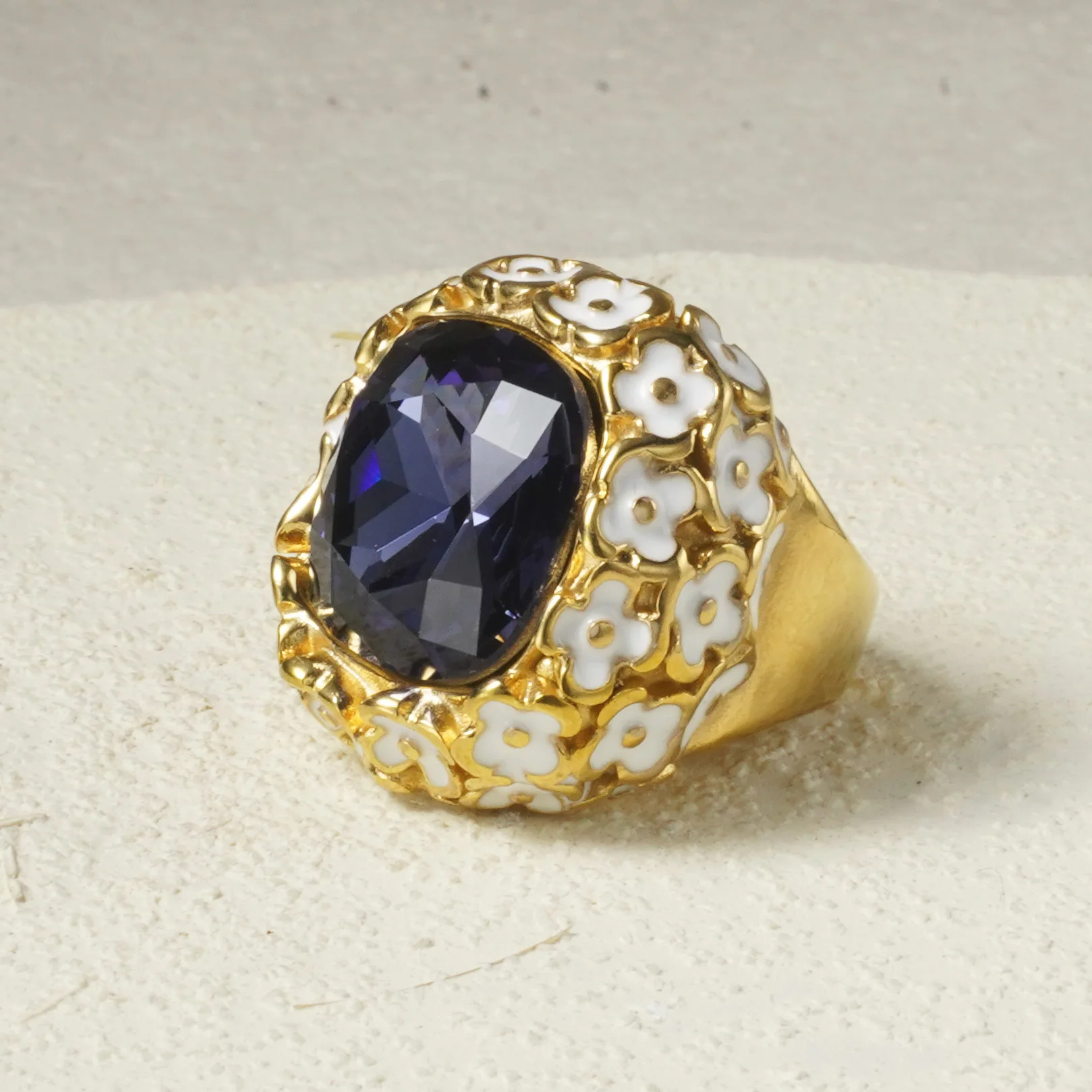 Zweifarbige Option Simulierter Smaragd Amethyst Halo-Ring Vergoldeter Edelstahl Klobiger Retro-Fingerschmuck – Detail 2