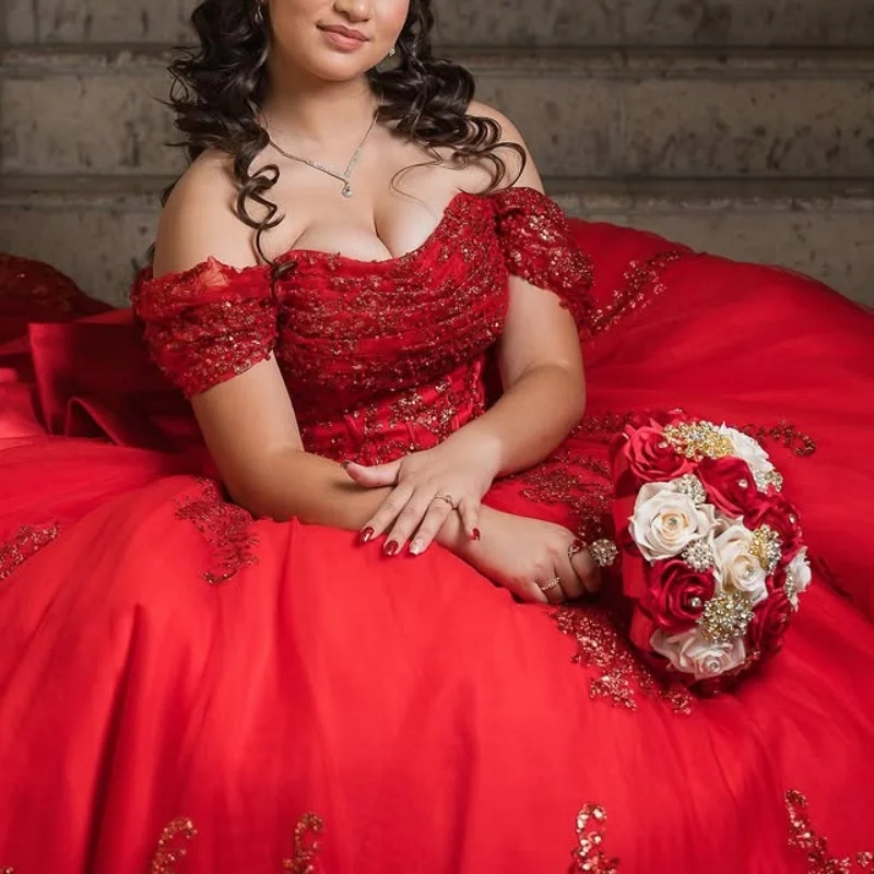

Блестящее красное платье Quinceanera, кружевное многослойное платье с кристаллами и открытыми плечами, блестки, тюлевая наклейка с бантом, платья de 15, Quinceanera ﻿ Индивидуальный