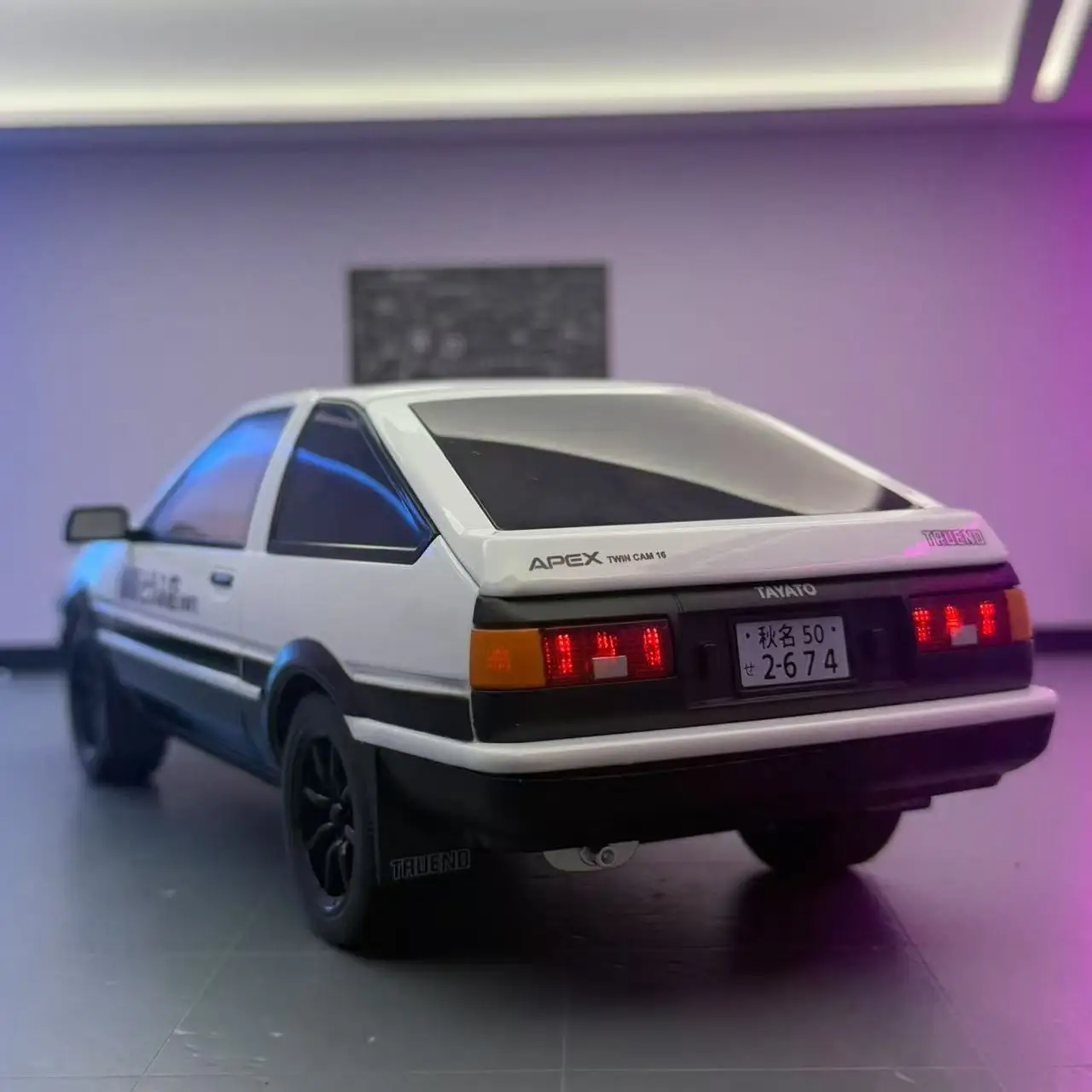 1:18 carro de filme inicial d ae86 liga modelo de carro esportivo diecast metal pista carro de corrida veículos modelo som e luz crianças brinquedo presente