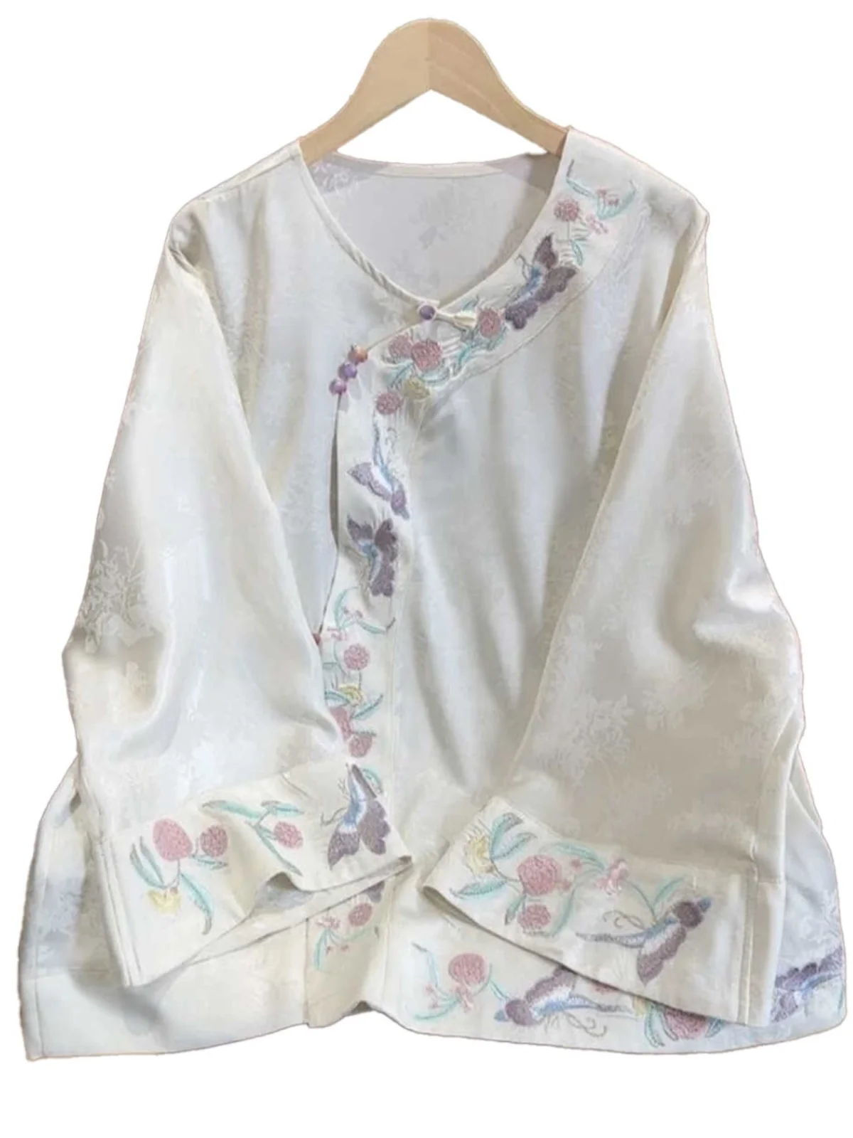 

New Chinese Style round Neck Embroidered Loose Shirt Women's Spring Fashion plus Size Concealing Versatile Top MM