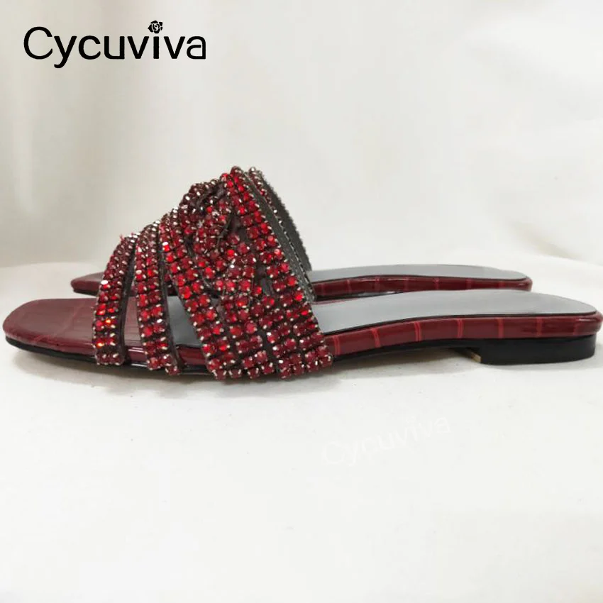 2024 Designer Laides Split Toe Summer Flat Black Slippers Bling Bling Crystal Beach Shoes Casual Flip Flops Leather Slides Shoes