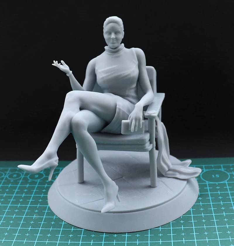 60mm 80mm Resin Model Kits Superstar Figurine  Unpainted No Color RW-806