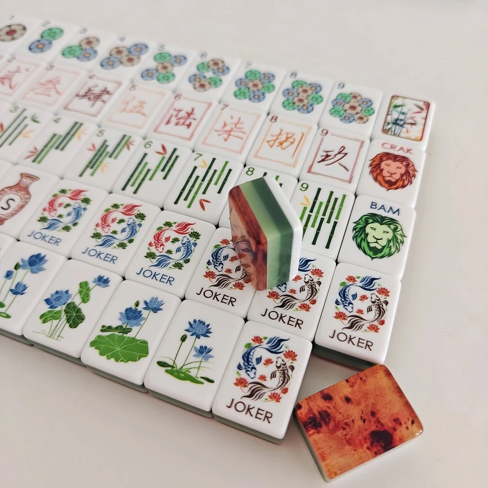 Hot Selling Wood Grain Mahjong Tiles 4-Layer Acrylic Engraved American Mahjong Set Luxury Travel Mah Jongg Sets Board Games Gift
