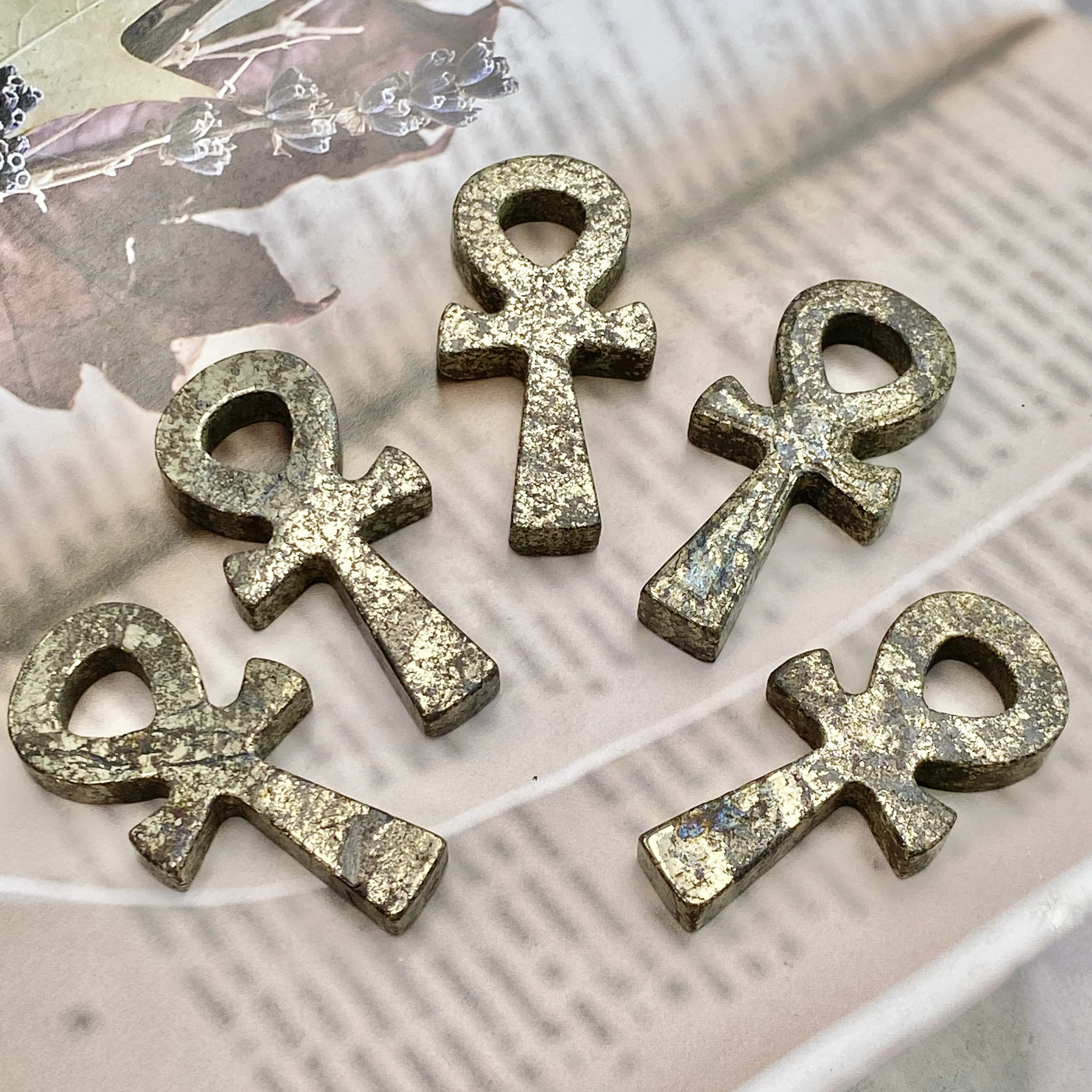 1PC High Quality Natural Copper Ore Anka Cross,Birthday Gift,Men Gift,Scene Decoration,Crystal Ornaments,Table Decoration.