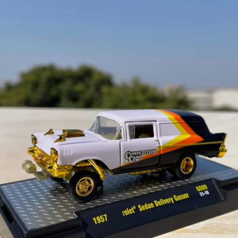 دييكاست 1:64 مقياس 1957 سيدان سبيكة محاكاة نموذج سيارة معدنية مجموعة ثابتة الديكور هدايا العيد اللعب هدية تذكارية