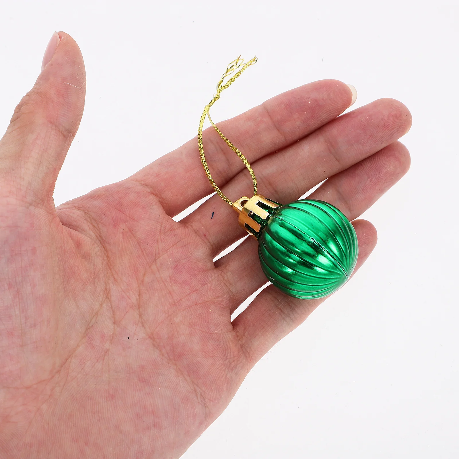 

12Pcs Christmas Balls Ornaments Hanging Decorations Xmas Tree Ball Decorations Holiday Party Decor Christmas Balls