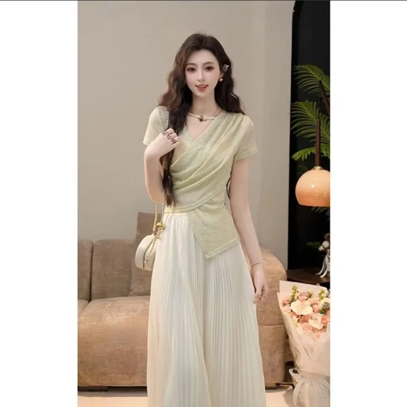 Conjunto Elegante de Top com Decote em V e Saia Maxi Plissada em Duas Peças |   Conjunto Leve de Chiffon Formal e Casual para Mulheres