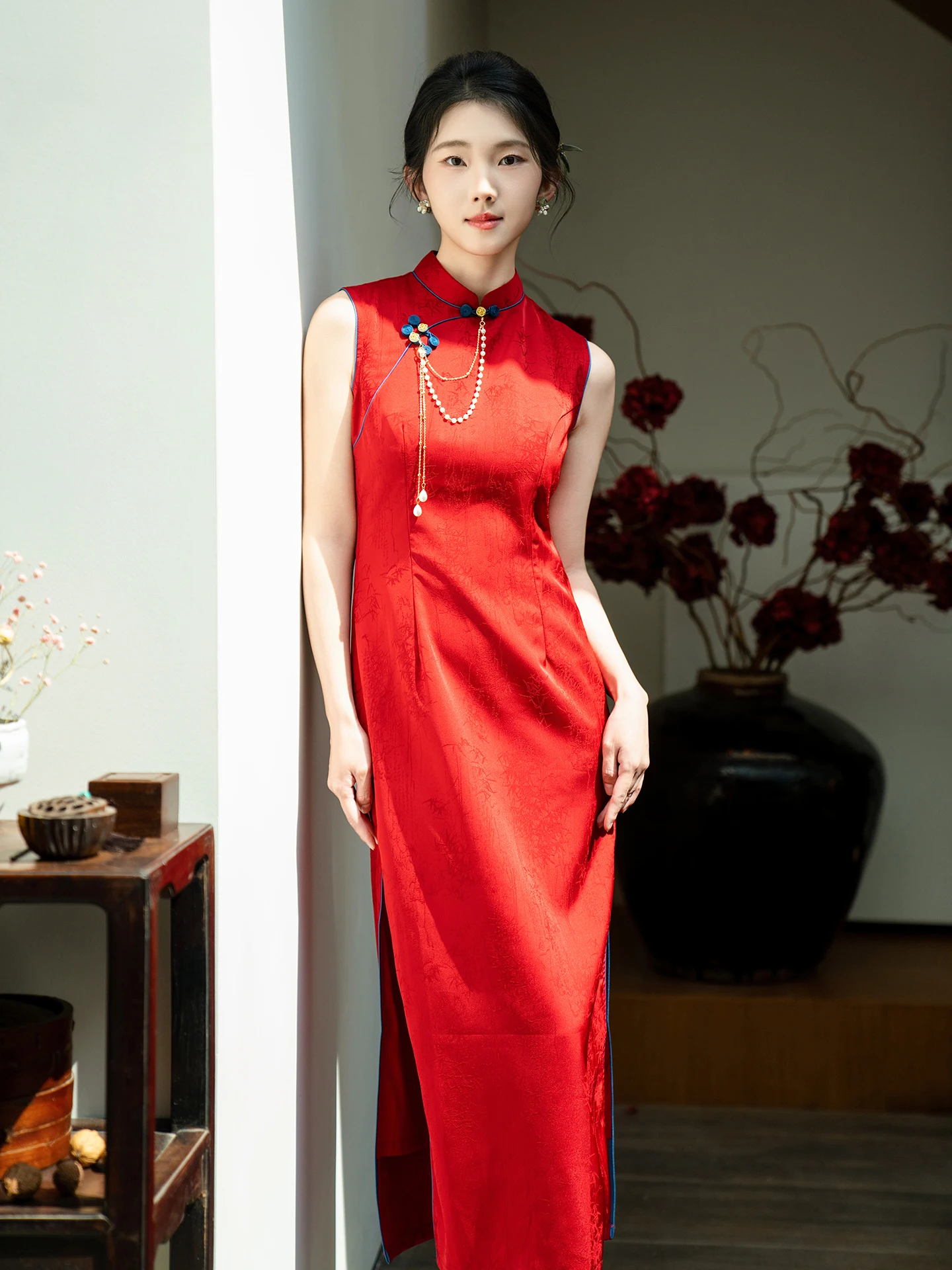 

Красное свадебное платье для церемонии питья в китайском стиле, без рукавов, для жениха, вечернее, винтажное, длинное ципао