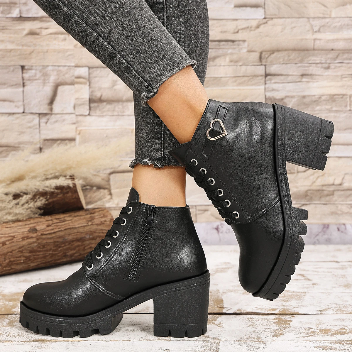 Women 2024 New Spring Winter Trend Outdoor Comfortable Boots Women Casual Designer Fashion Lace-up Outdoor Boots Shoes for Women