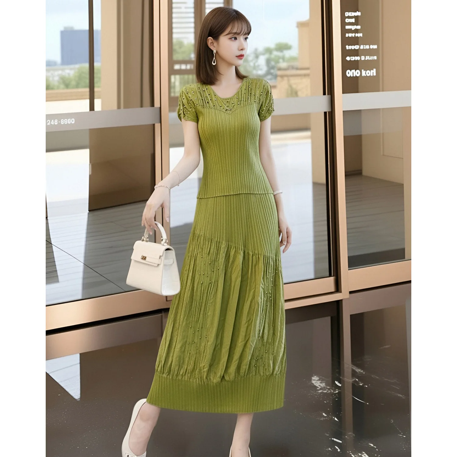 

Miyake Pleated Women's Casual Suit 2026 New Japanese Design Seaside Vacation Beaded Top + Skirt Two-piece Set