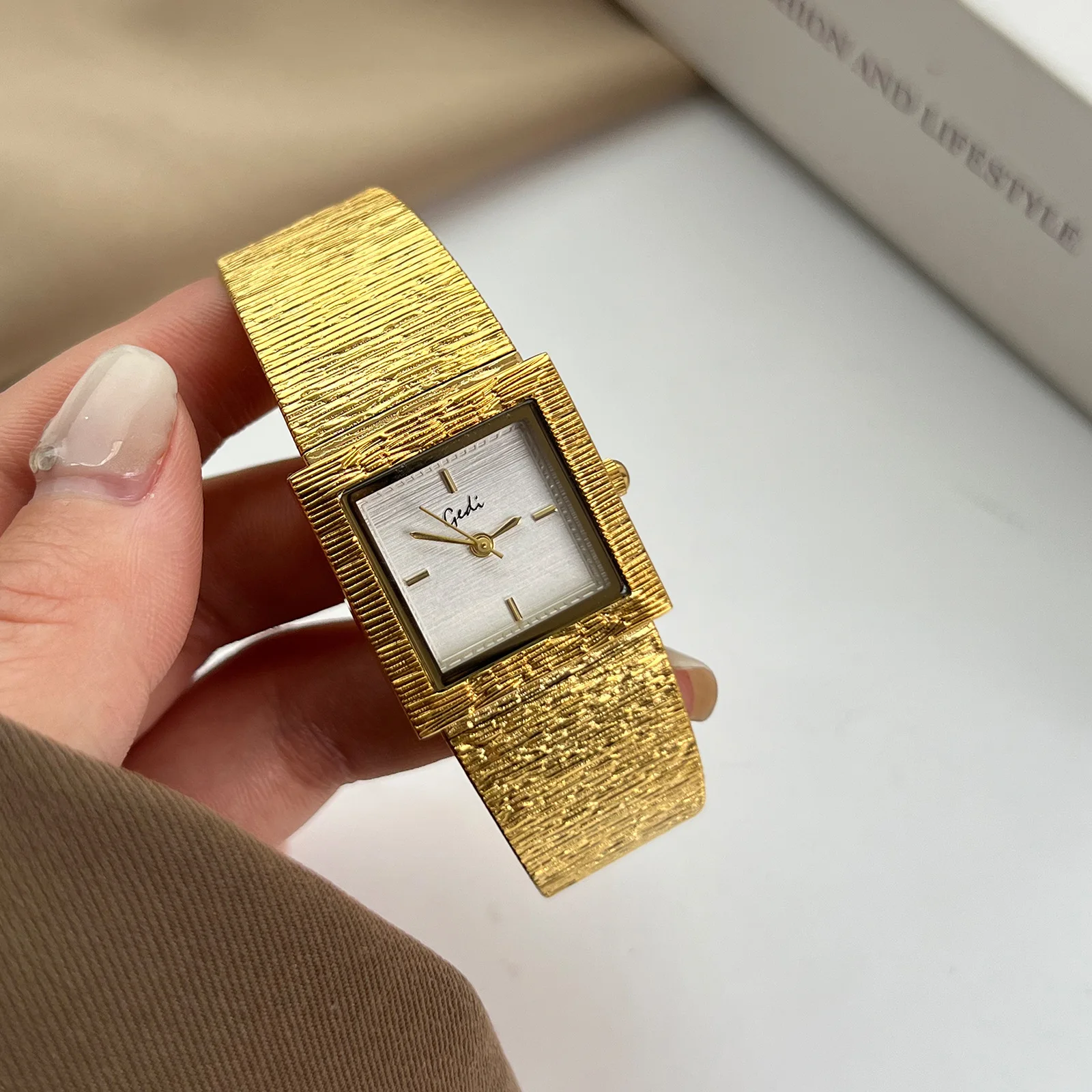 GEDI Brand Watch Retro Simple Square Texture Gold Watch Waterproof Women's Light Luxury Steel Strap Bracelet Quartz Wristwatches