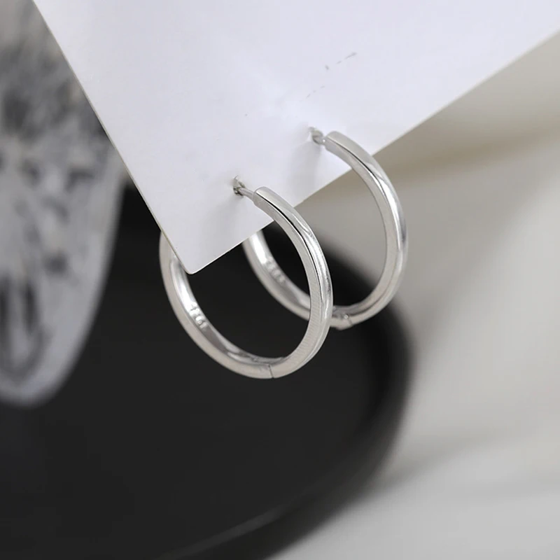 

Классические серьги Huggies серебряного цвета для женщин, индивидуальные полые простые серьги-кольца с пряжкой, модные вечерние ювелирные изделия, подарки