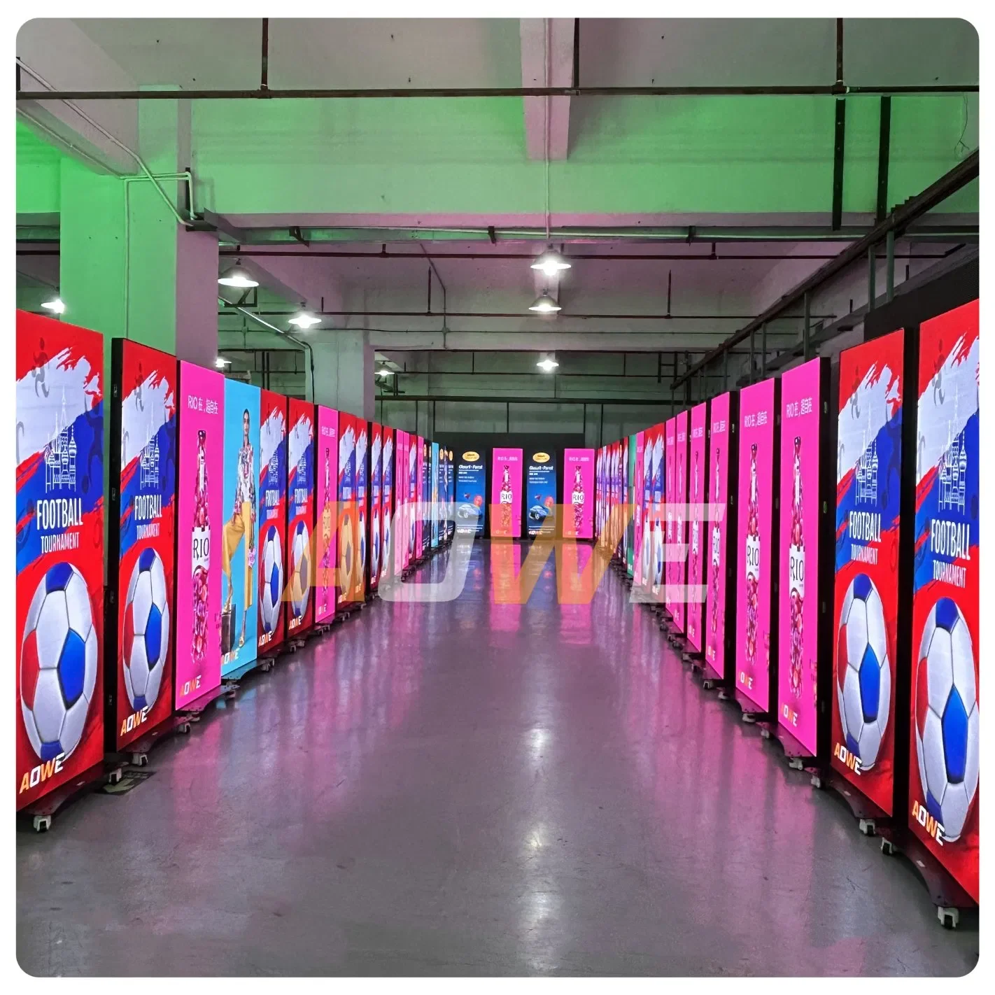 WiFi 4G Control P2.5 Floor Stand Mirror Panel Indoor Digital Signage Poster