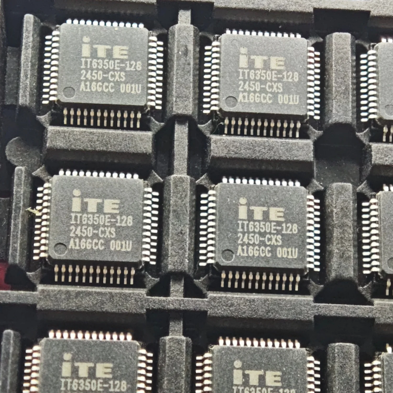 1~10pcs/lot IT6350E-128/CX-001U IT6350E LQFP-48 IT6350 100% Brand New Original.