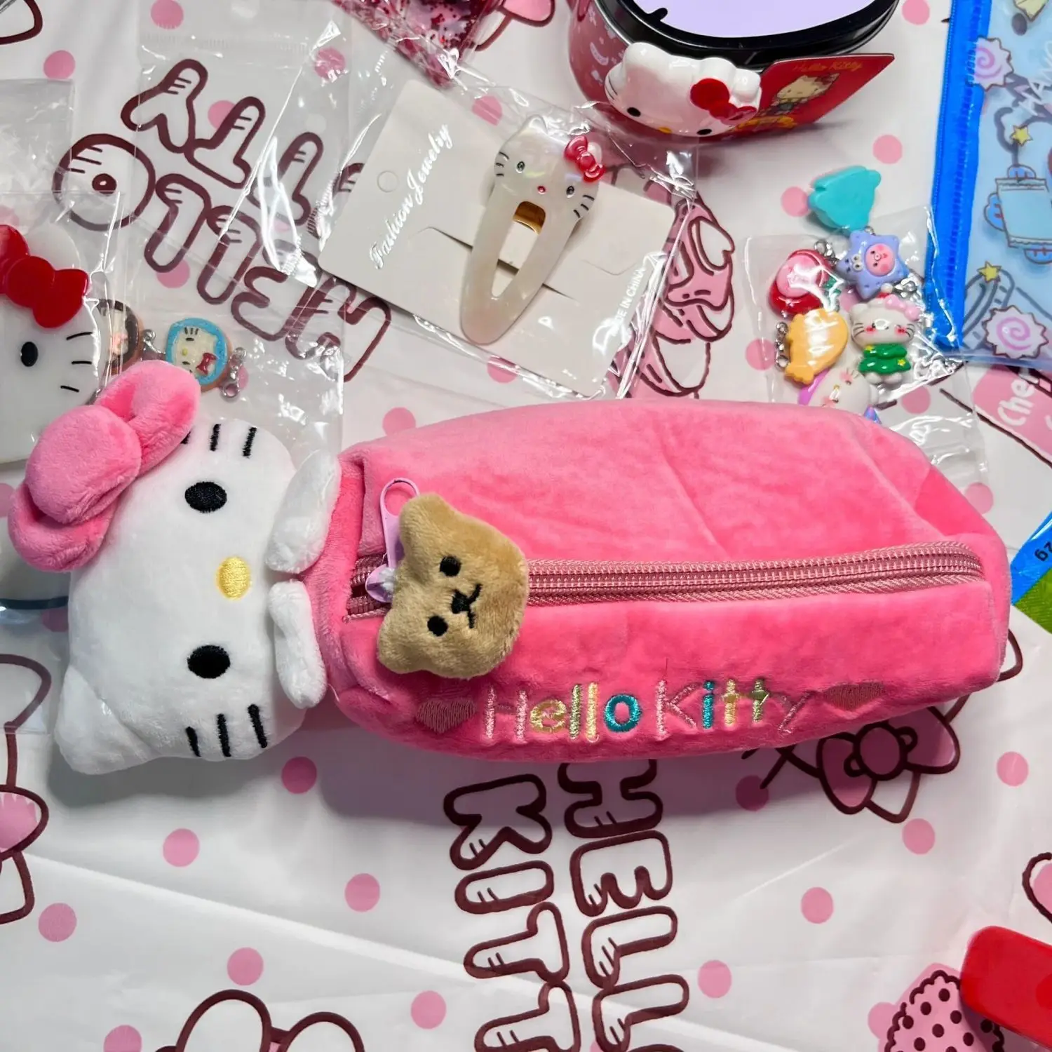 

Kawaii Sanrio Hello Kitty Plush Pen Pouch Cute Large Capacity Cartoon Pencil Case School Supplies for Students Stationery Gift