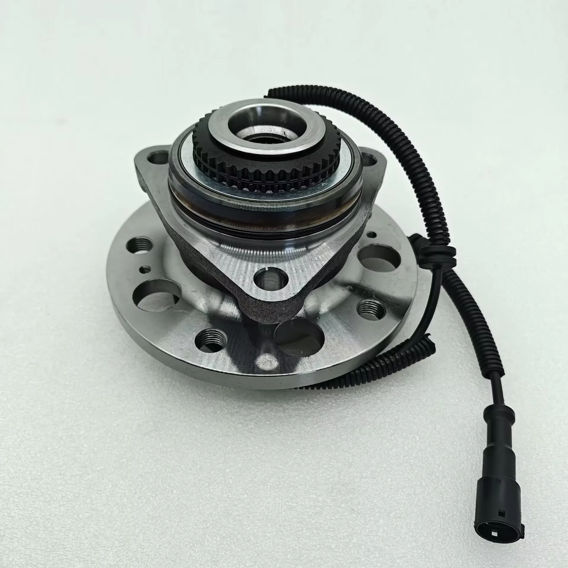 

Передняя ступица в сборе для Ssangyong Rodius/Stavic II 2013-2019, с датчиком скорости колеса 4142021803