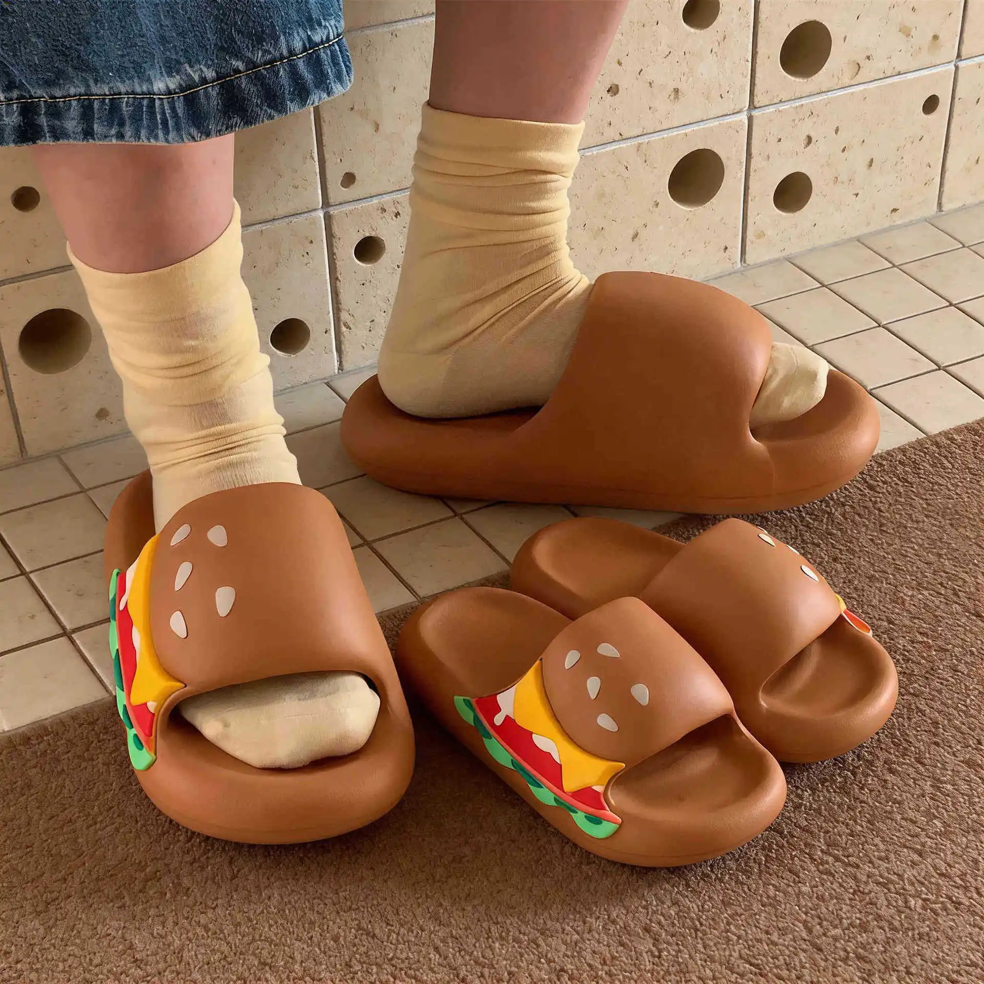 

Creative Hamburger Shaped Slippers for Men and Women in Summer, Anti Slip Beach Sandals for Home and Outdoor Wear