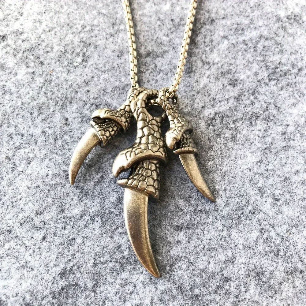 Vintage Fashion Simple Dragon Claw Necklace Pendant Niche Personality Creative Couple Jewelry Party Popular Pendant Gift Jewelry