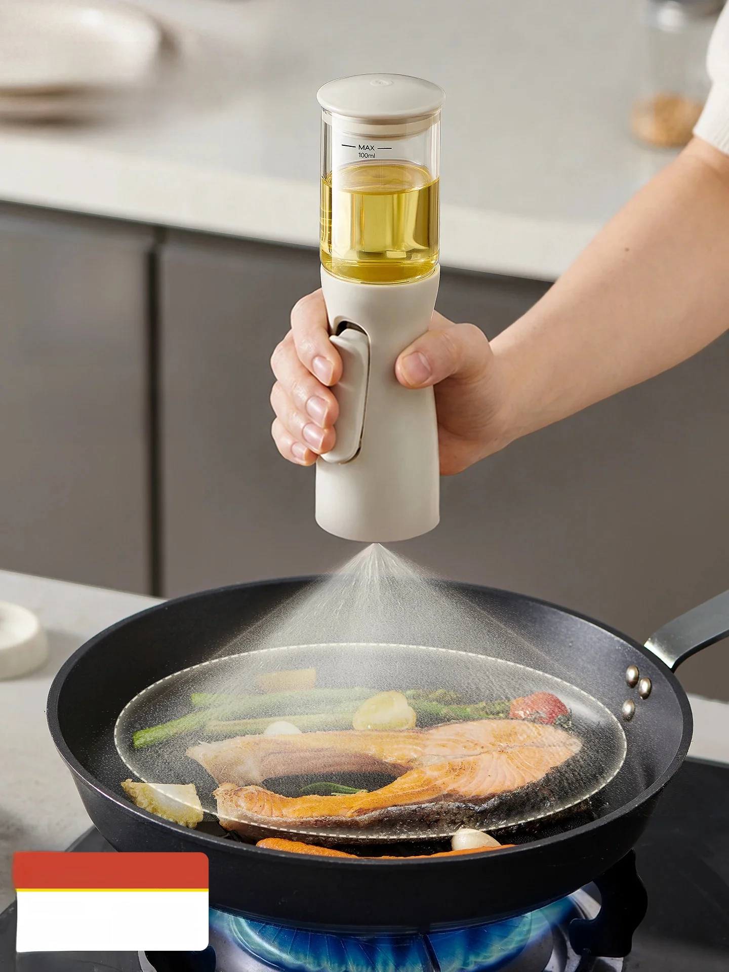 Food Grade Vertical down Spray Oil Bottle Kitchen Storage Container No Drip Spout Modern Simple Style Glass Cylinder Oil Jug